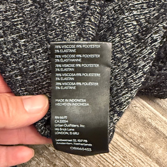 Anthropologie Charcoal V-Neck Sweater - Picture 4 of 5